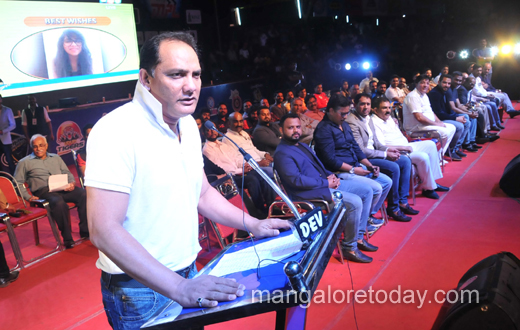 azar at Manhslotr premeir league